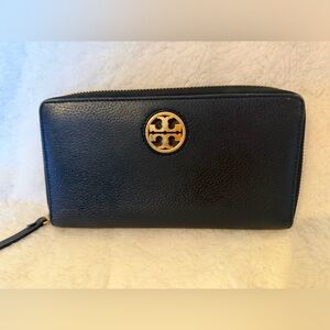 Tory Burch Continental Black Textured Leather Zip Wallet 7.5x4